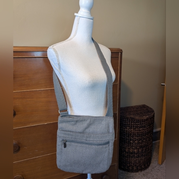 thirty-one Handbags - Thirty-One Organizing Crossbody Messenger Bag Purse Heathered Gray